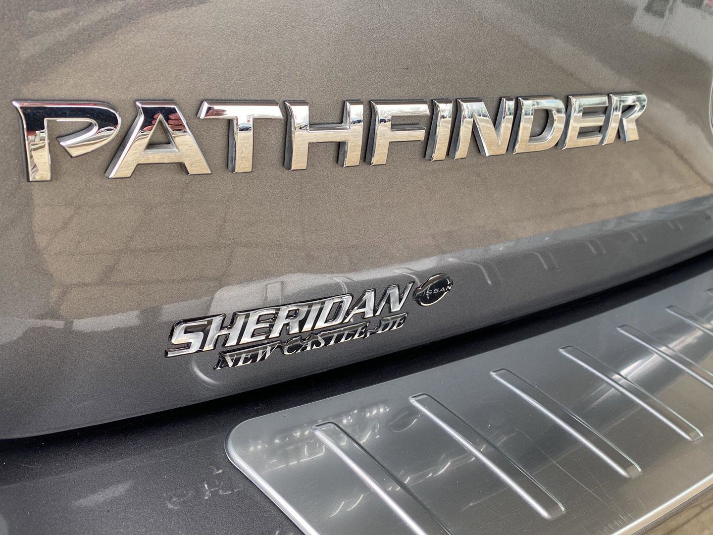 Used 2019 Nissan Pathfinder SL image 8