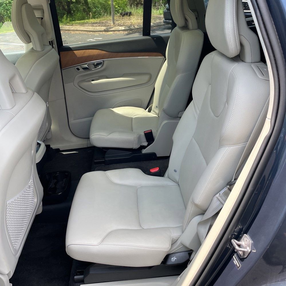 Used 2022 Volvo XC90 T6 Momentum w/ Advanced Package AWD/4WD image 11