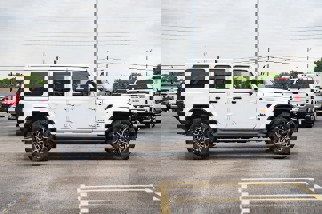 New 2025 Jeep Wrangler Unlimited Sahara image 6