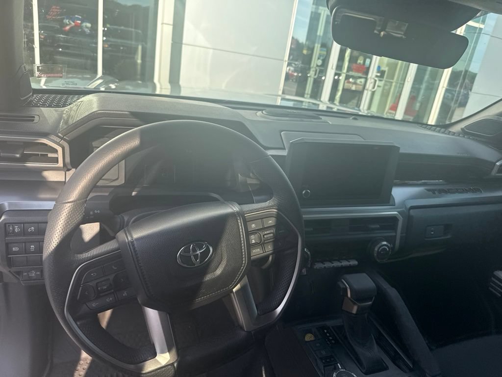 Used 2024 Toyota Tacoma SR5 w/ SR5 Upgrade Package AWD/4WD image 11