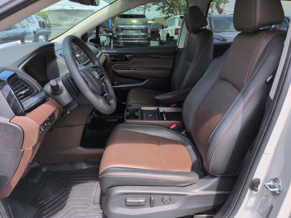 Used 2025 Honda Odyssey Elite image 9