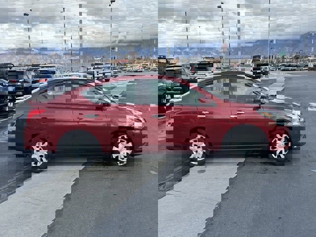 Used 2019 Nissan Versa SV image 8