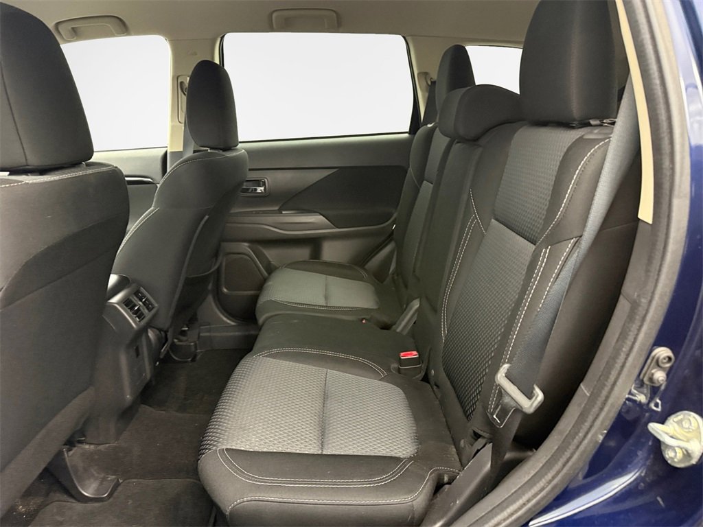 Used 2020 Mitsubishi Outlander ES image 22