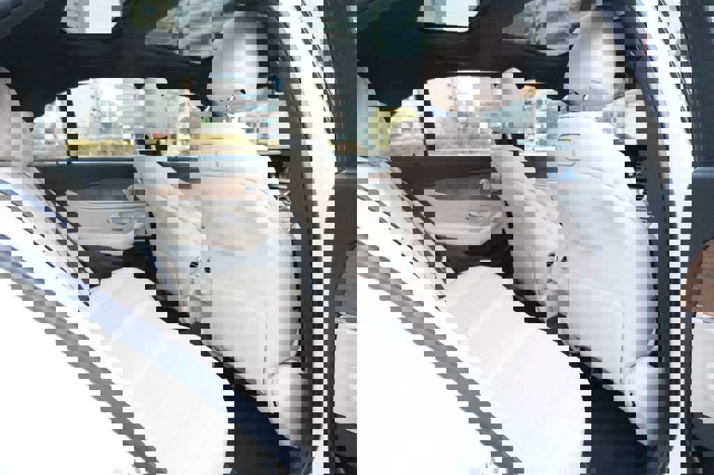 Used 2018 Mercedes-Benz E 300 w/ Premium 3 Package (Q03) image 25