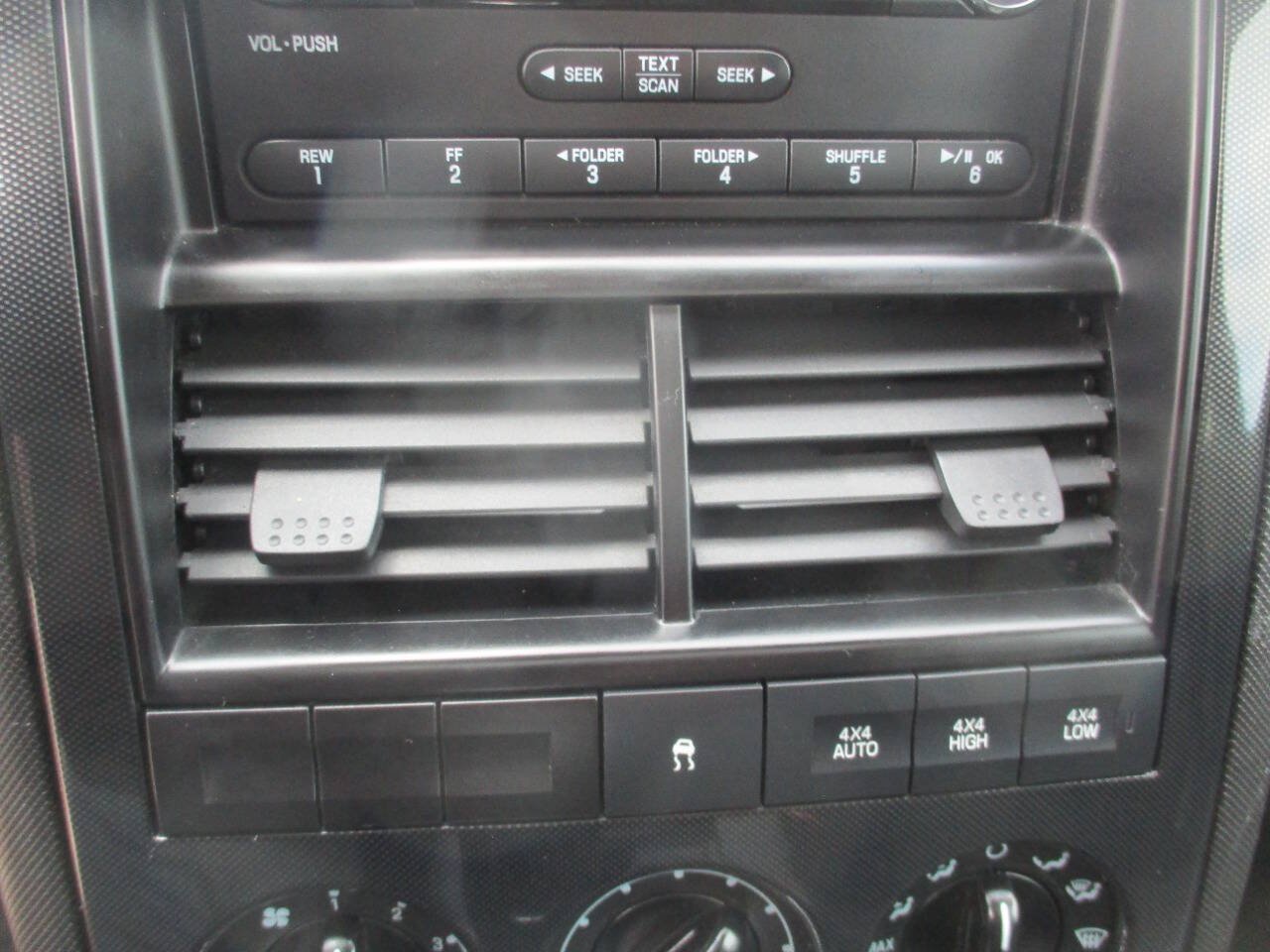 Used 2010 Ford Explorer XLT AWD/4WD image 25