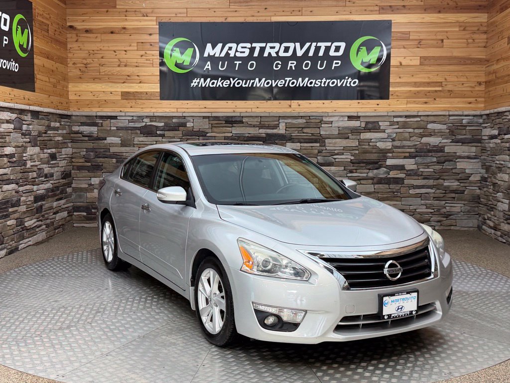 Used 2015 Nissan Altima 2.5 SV w/ Convenience Package FWD image 2