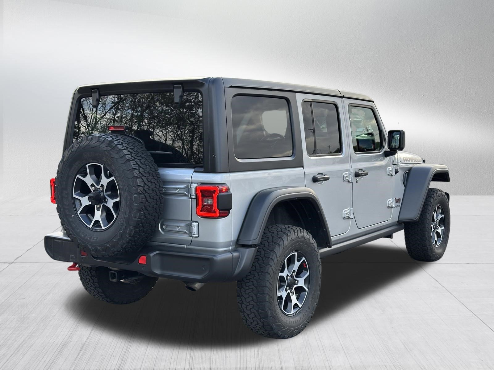 Used 2022 Jeep Wrangler Unlimited Rubicon w/ LED Lighting Group AWD/4WD image 7