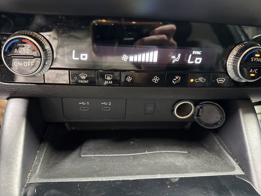 Used 2025 Mitsubishi Outlander SE image 28