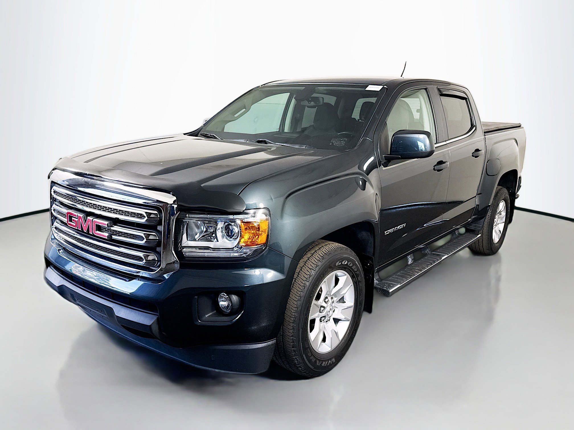 Used 2018 GMC Canyon SLE w/ SLE Convenience Package image 4