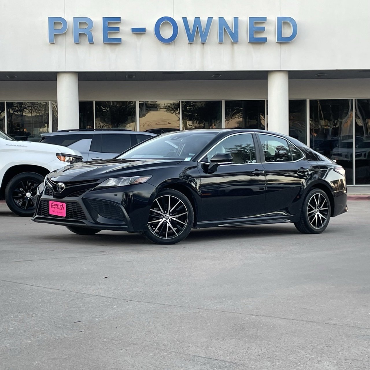 Used 2024 Toyota Camry SE image 2