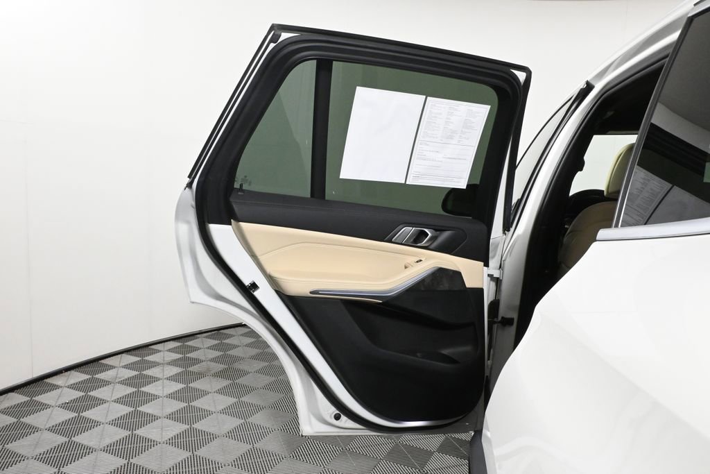 Used 2021 BMW X5 xDrive40i w/ Convenience Package image 31