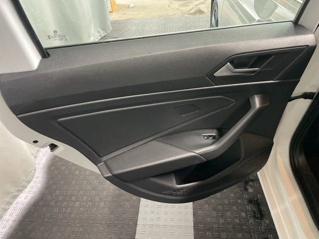Certified 2024 Volkswagen Jetta SE w/ Panoramic Sunroof Package FWD image 10