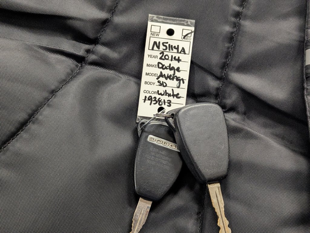 Used 2014 Dodge Avenger SE FWD image 32