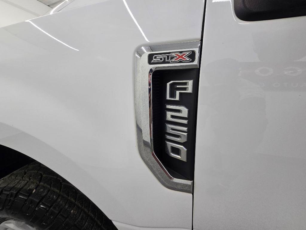 Used 2022 Ford F250 XL w/ STX Appearance Package AWD/4WD image 8