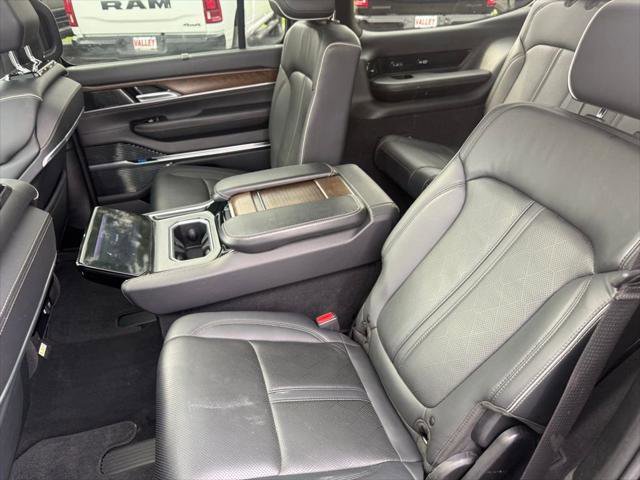 Certified 2022 Jeep Grand Wagoneer Series II AWD/4WD image 33
