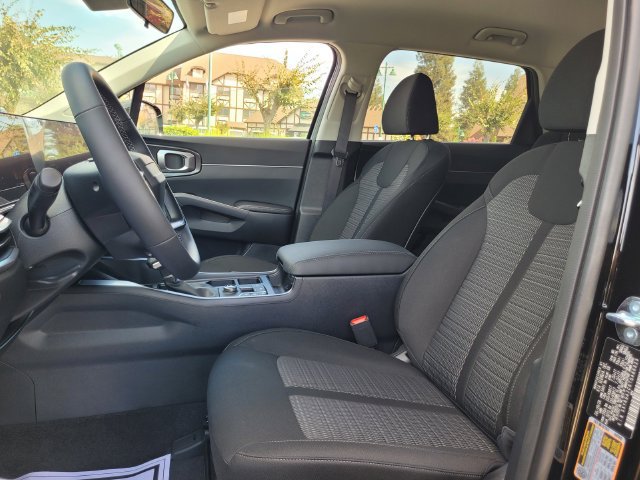 New 2026 Kia Sorento LX FWD image 8