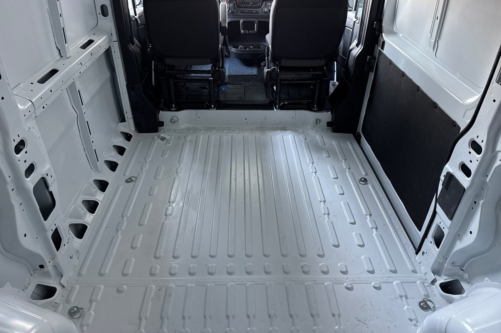 New 2026 RAM ProMaster 1500 w/ Quick Order Package 22G SLT image 13