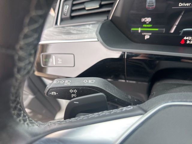 Used 2023 Audi e-tron Premium Plus w/ Premium Plus Package image 21