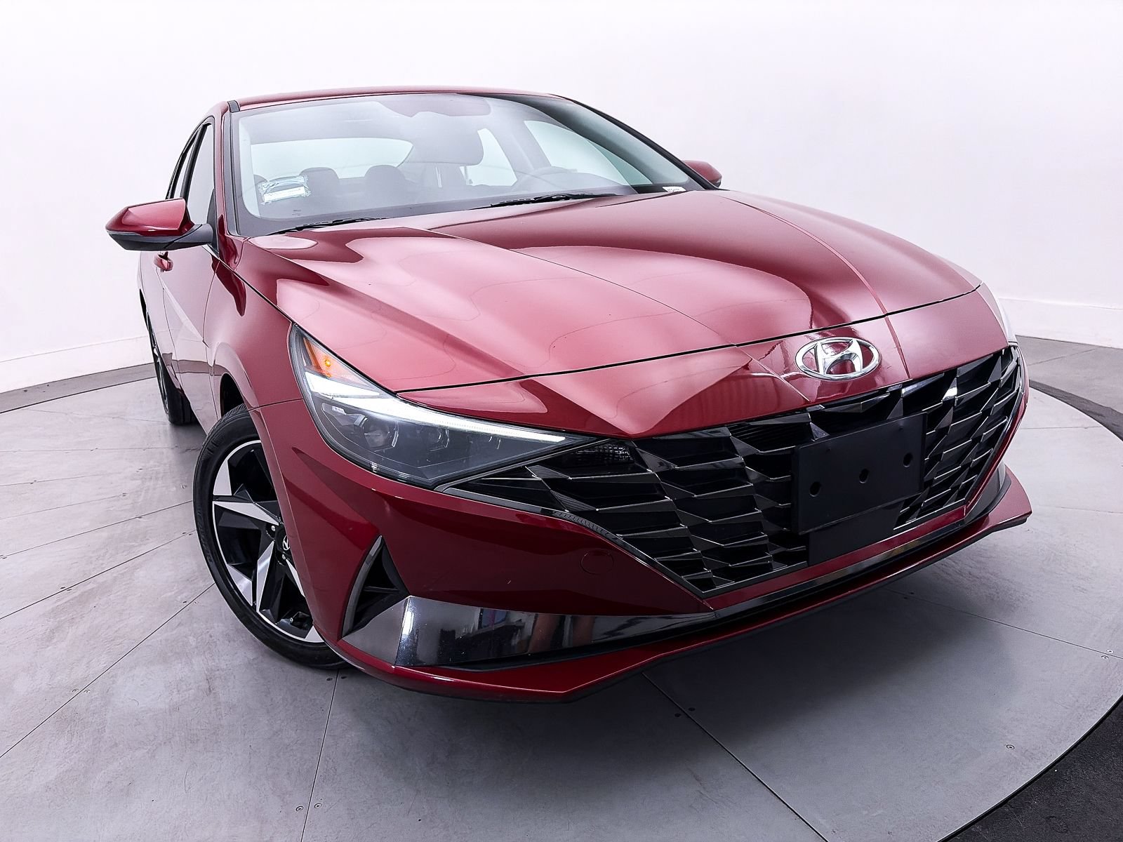 Used 2023 Hyundai Elantra Limited FWD image 3