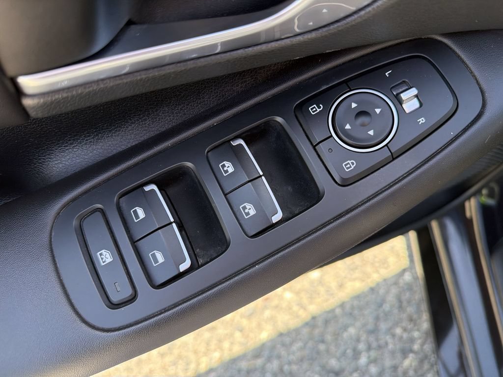 Used 2023 Hyundai Sonata SEL FWD image 16