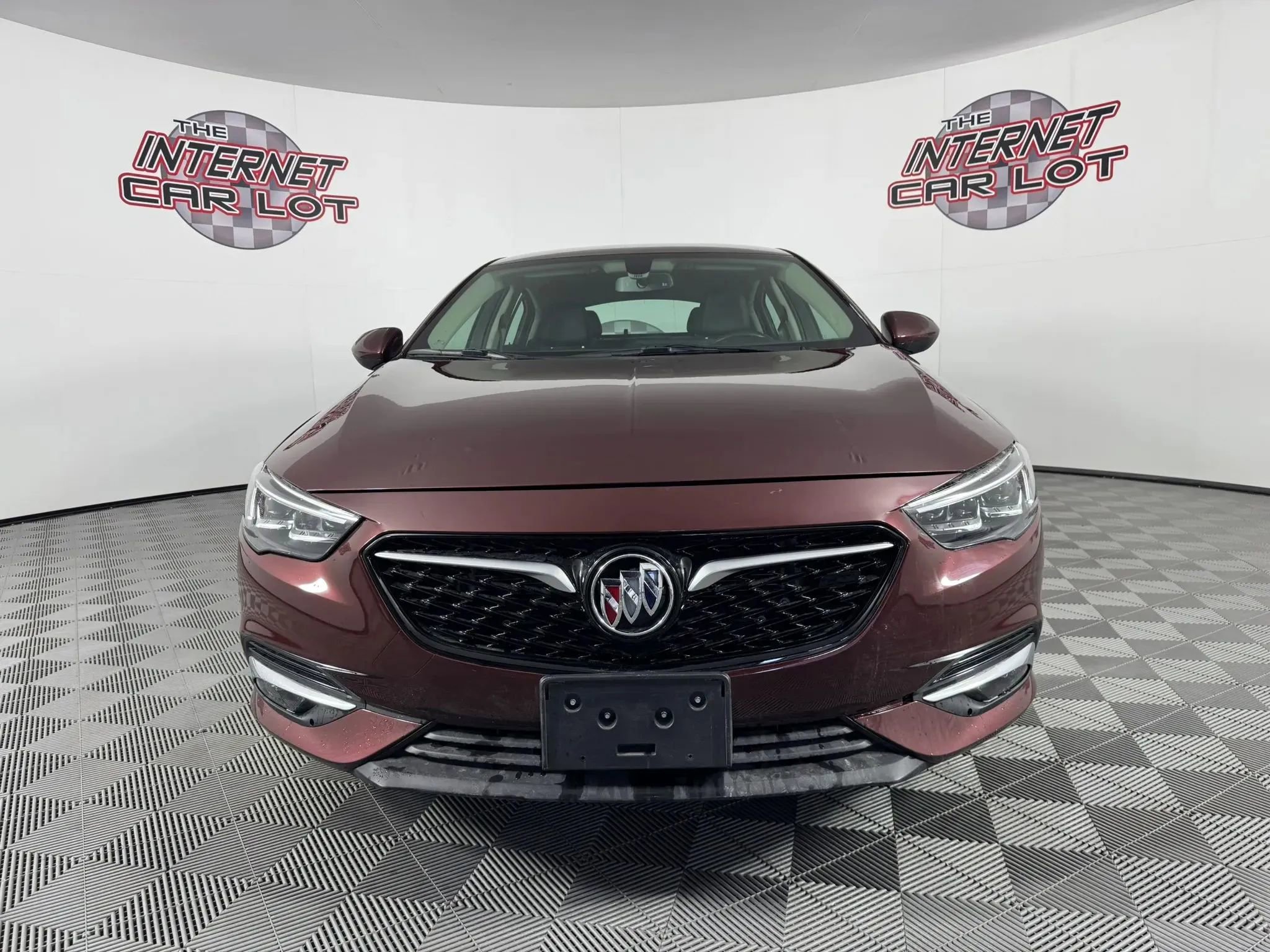 Used 2019 Buick Regal Preferred w/ Driver Confidence Package I image 2