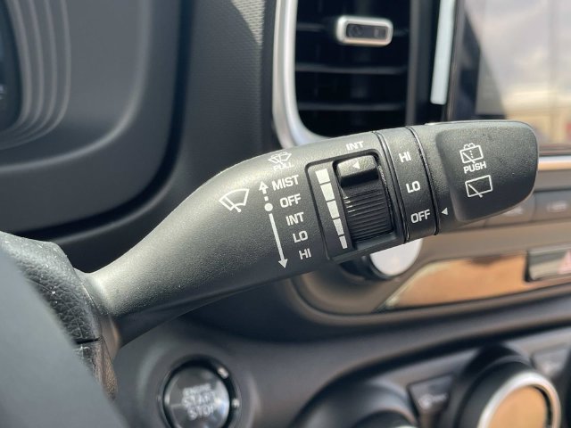 New 2026 Hyundai Venue SEL FWD image 36