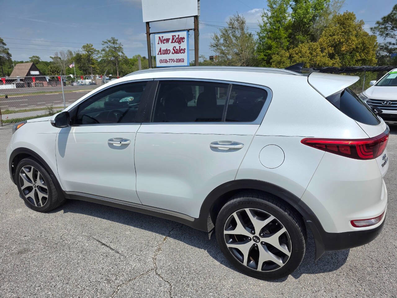 Used 2017 Kia Sportage SX image 2