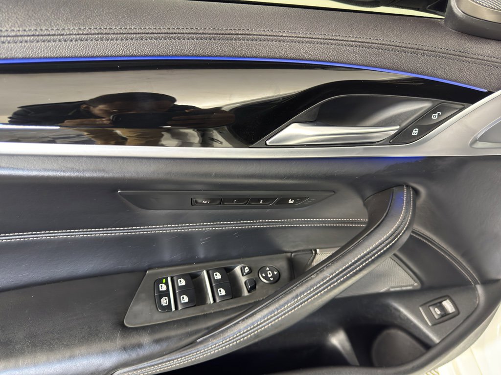 Used 2020 BMW M550i xDrive w/ Executive Package image 13