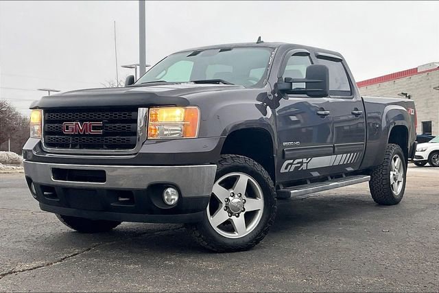 Used 2011 GMC Sierra 2500 SLT image 2