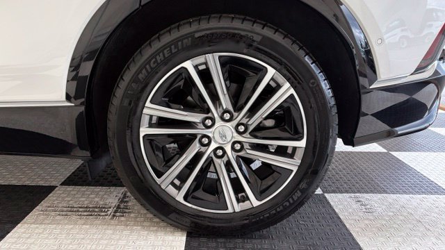 Used 2025 Cadillac Lyriq Luxury AWD/4WD image 12