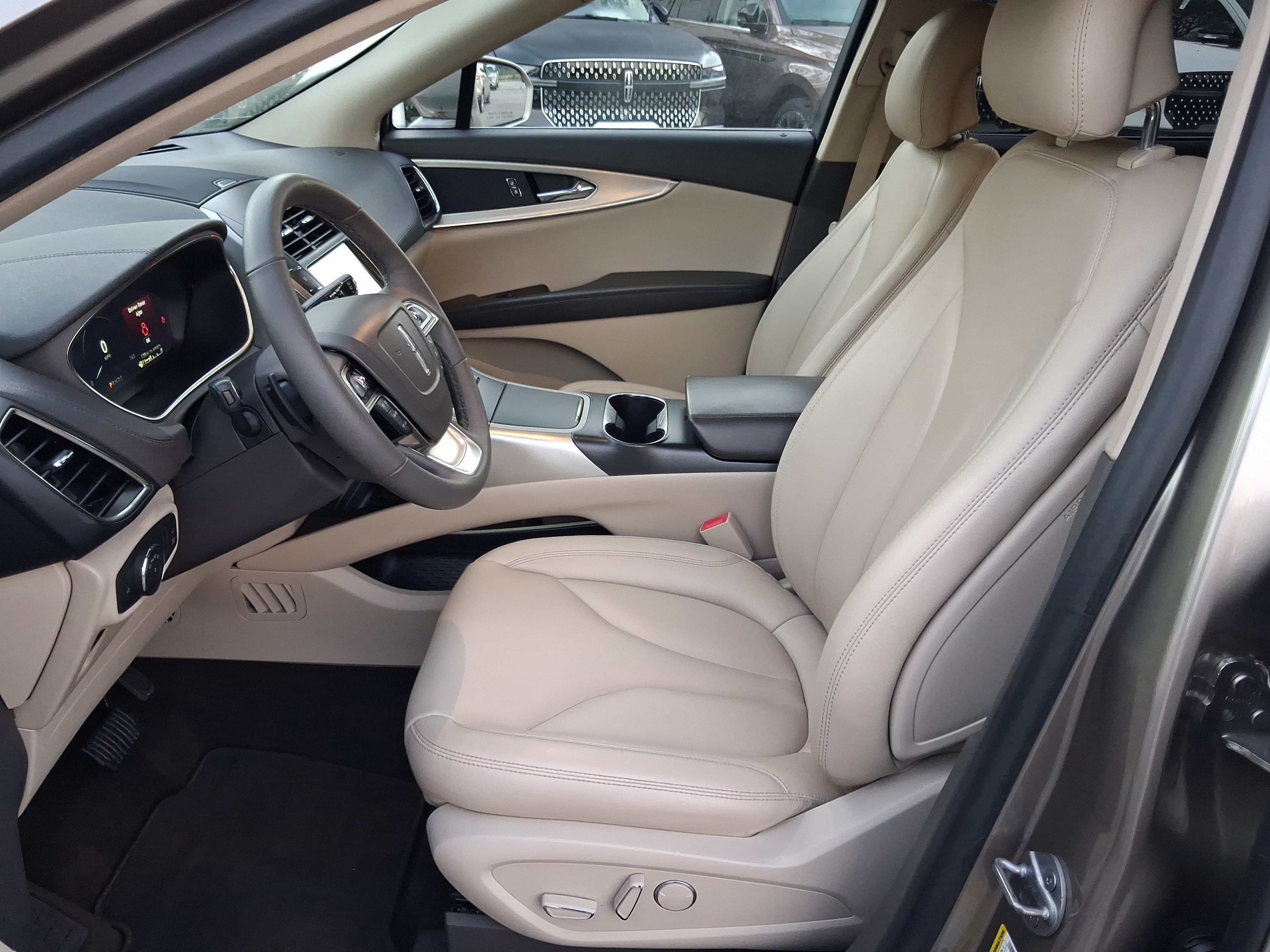 Used 2019 Lincoln Nautilus FWD image 12
