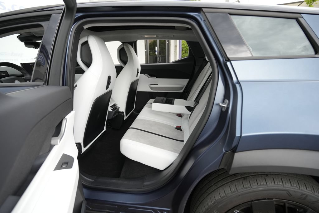 Used 2023 Fisker Ocean Extreme AWD/4WD image 25