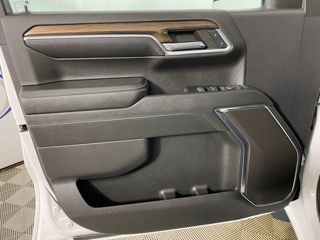 Used 2023 Chevrolet Silverado 1500 LT AWD/4WD image 11
