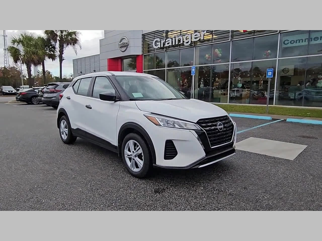 New 2025 Nissan Kicks Play S image 17