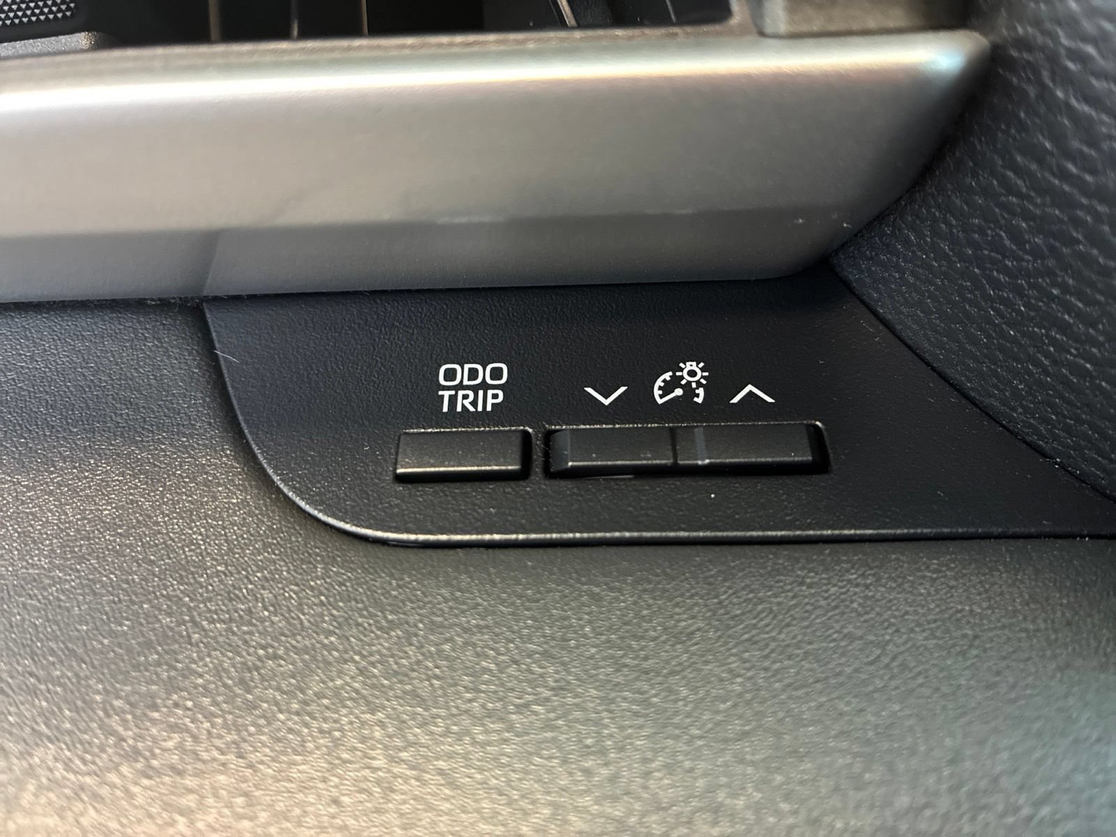 Used 2024 Toyota Highlander XLE AWD/4WD image 19