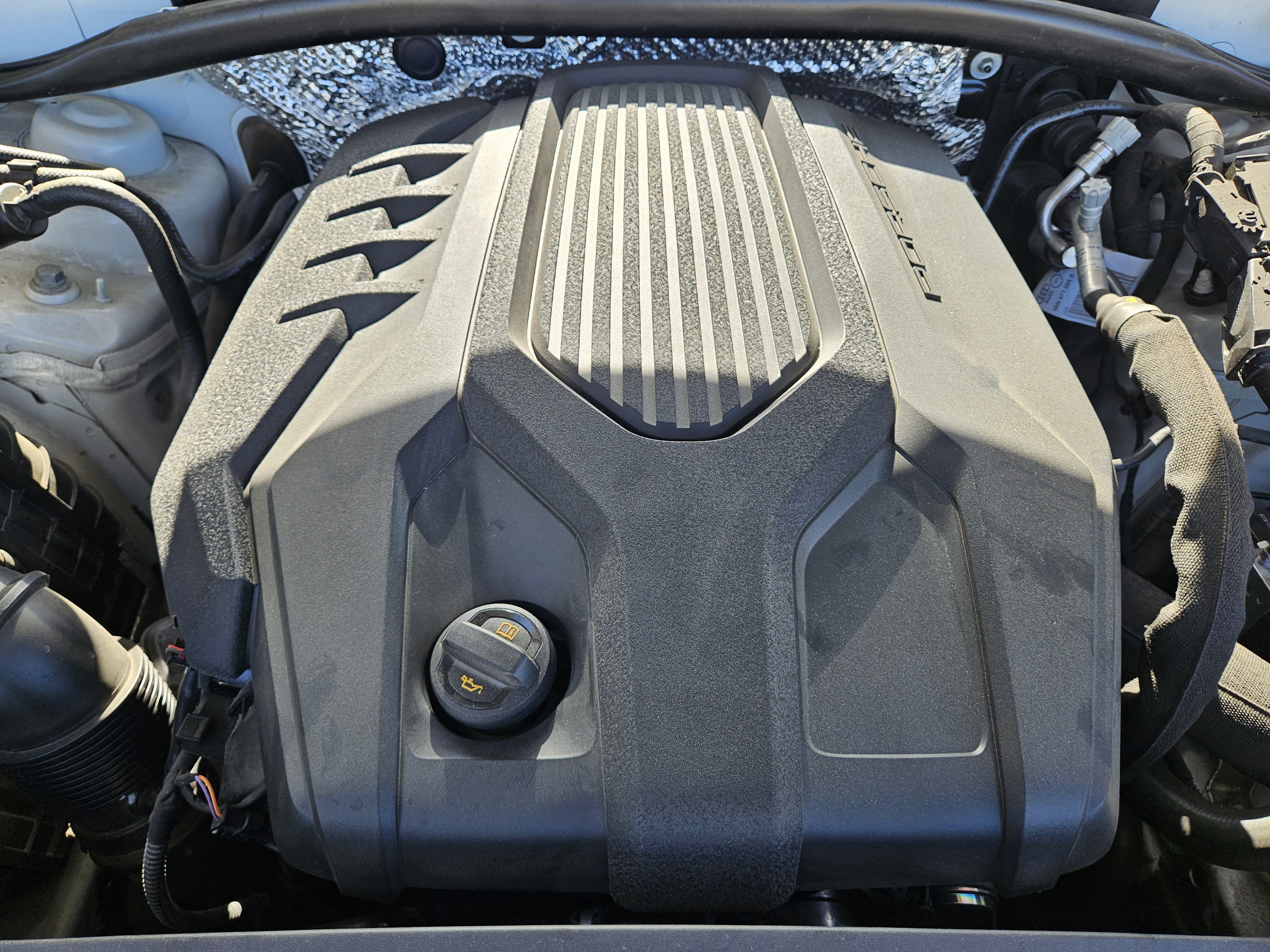 Certified 2023 Porsche Macan Turbo image 30