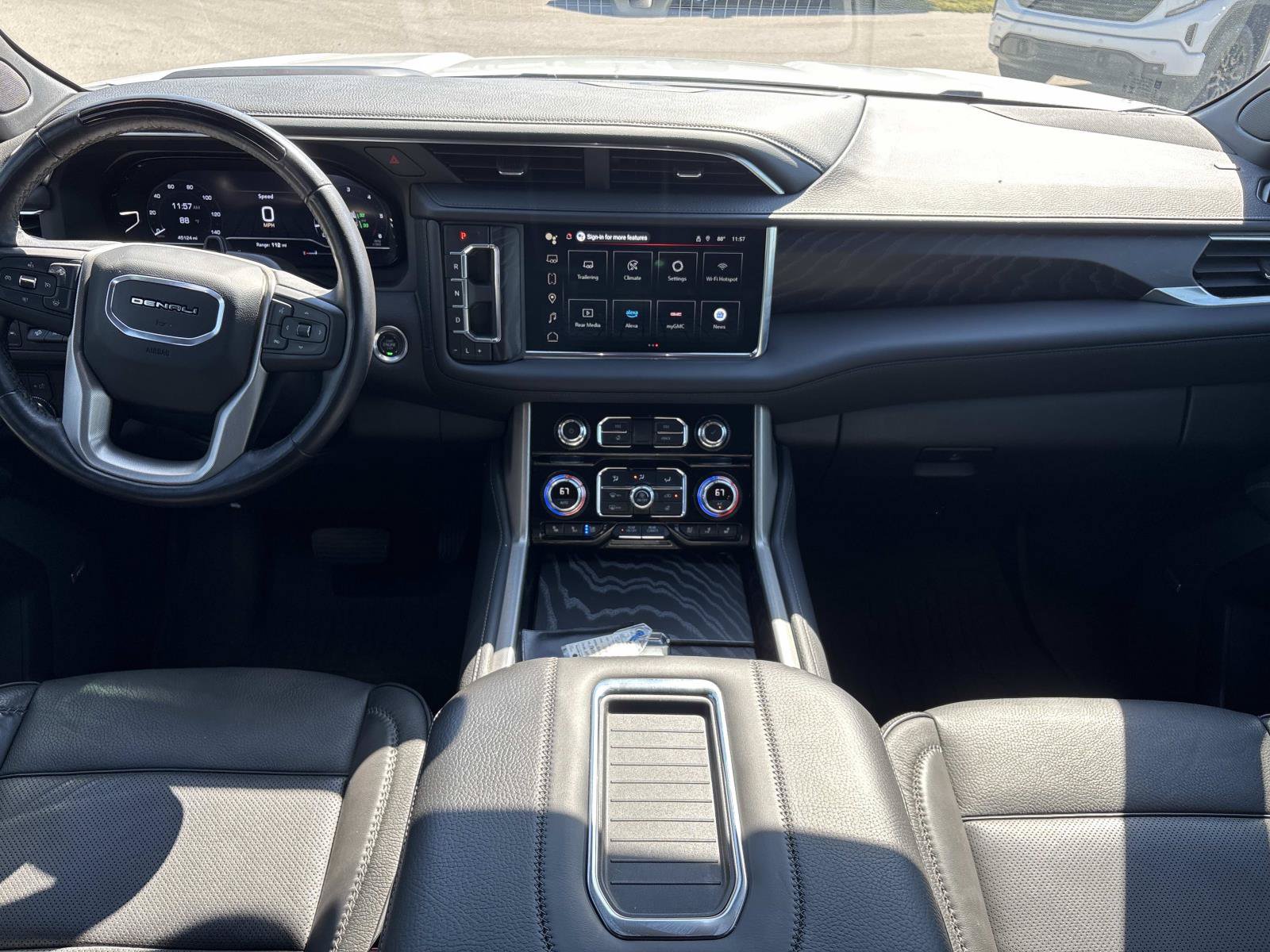 Used 2024 GMC Yukon XL Denali w/ Advanced Technology Package AWD/4WD image 29
