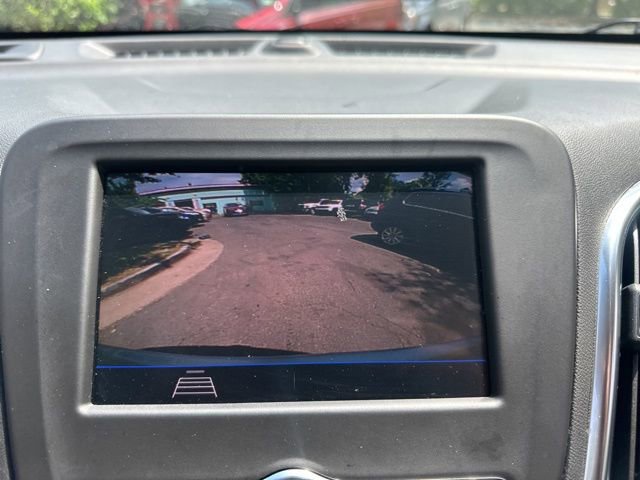 Used 2021 Chevrolet Equinox LT w/ Driver Convenience Package FWD image 3