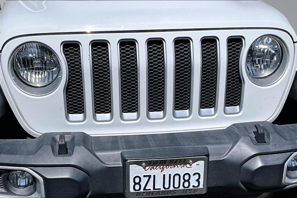 Certified 2019 Jeep Wrangler Unlimited Sahara AWD/4WD image 27