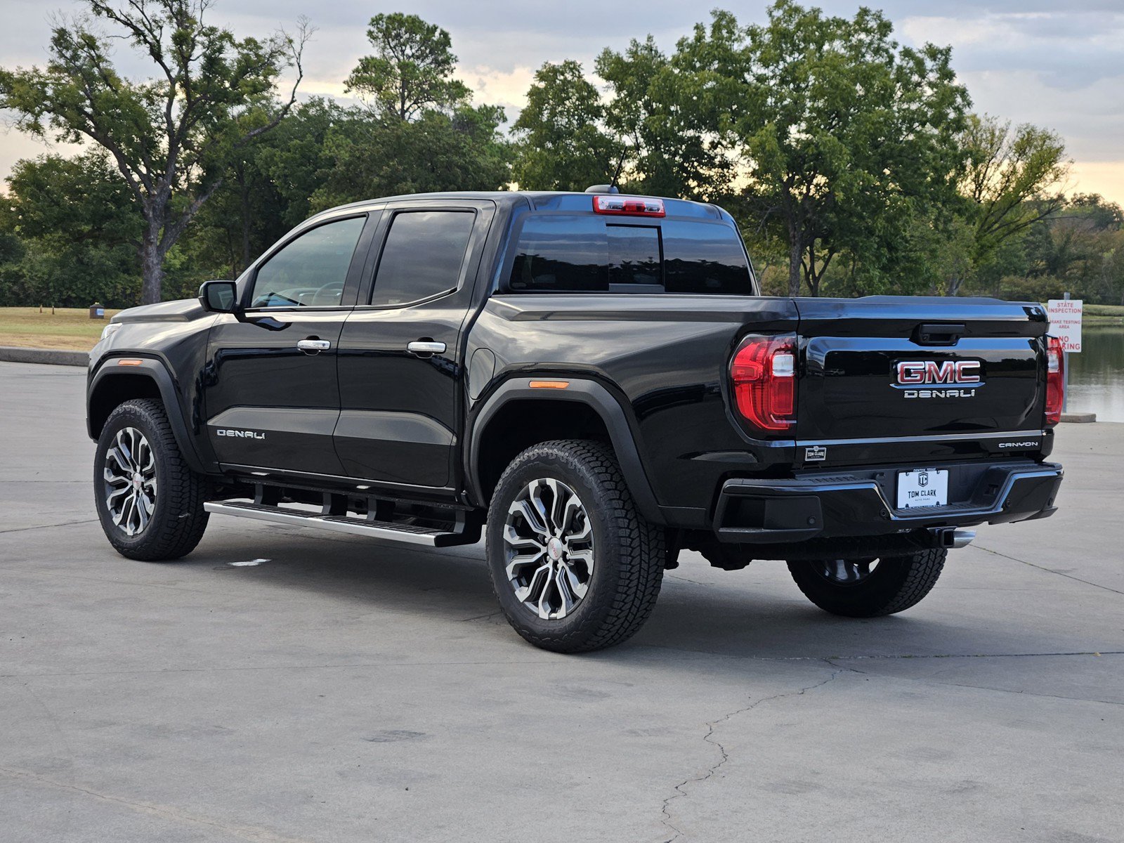 New 2026 GMC Canyon Denali AWD/4WD image 3