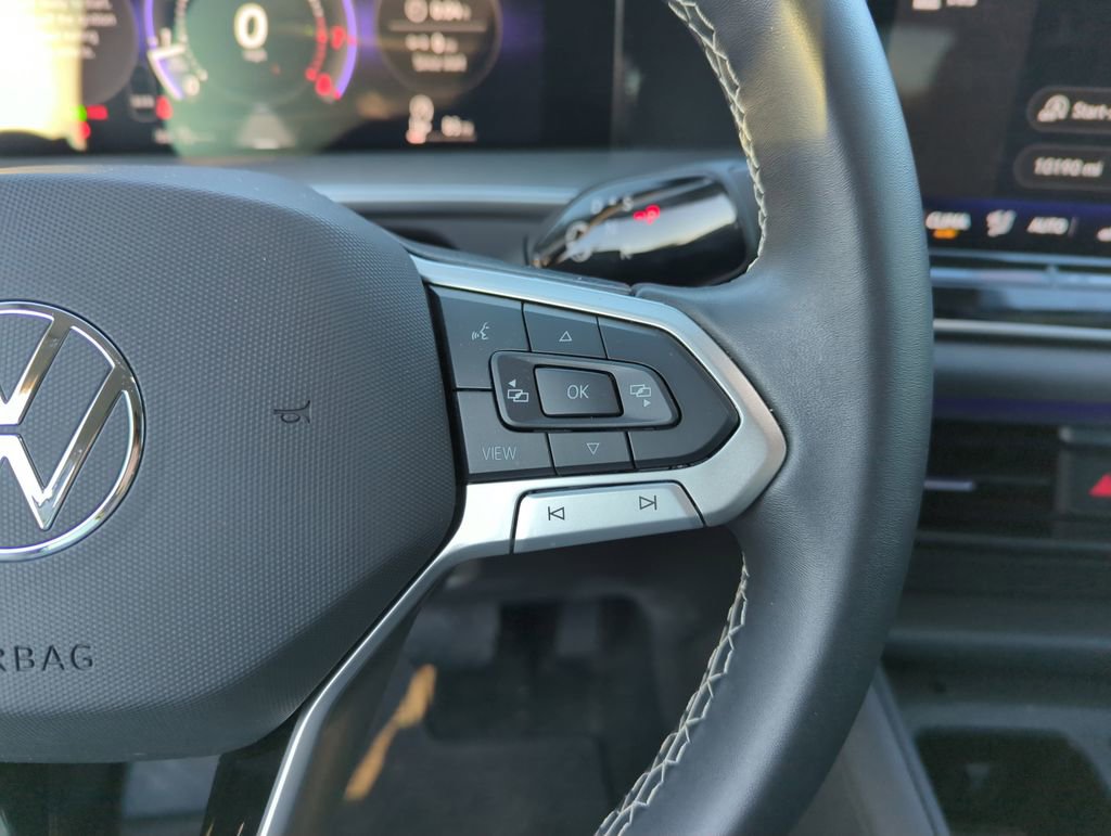 Certified 2025 Volkswagen Tiguan SE image 22