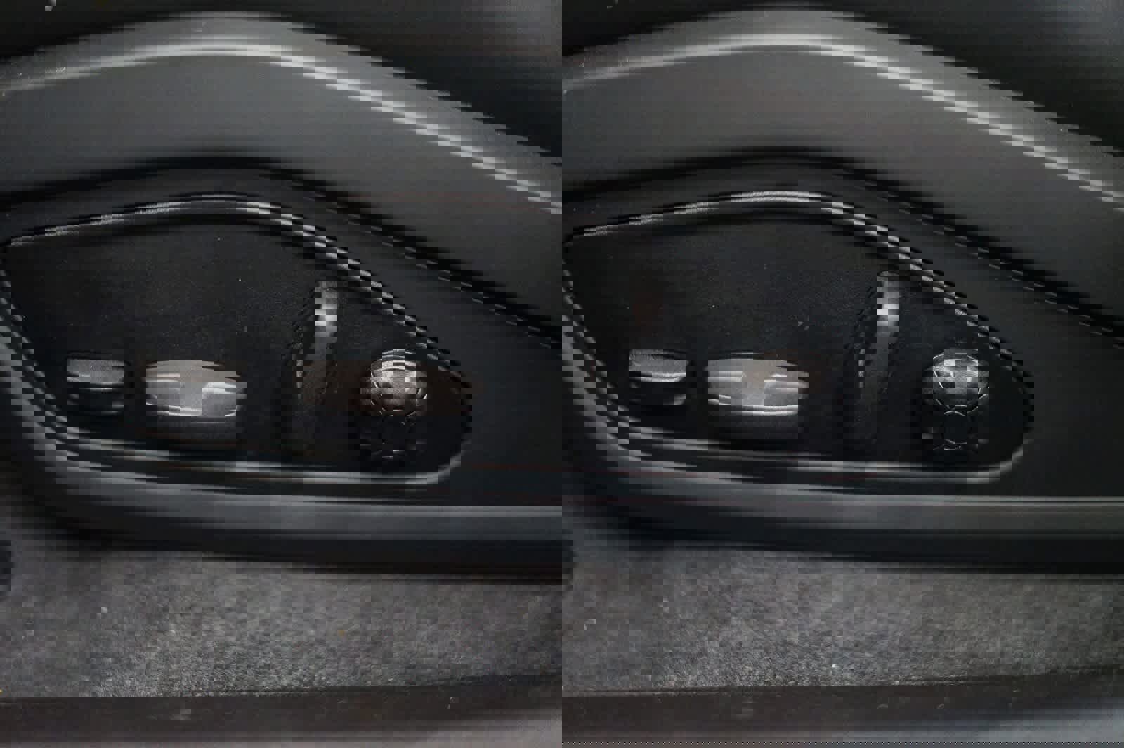 Used 2025 Porsche Taycan 4S image 22