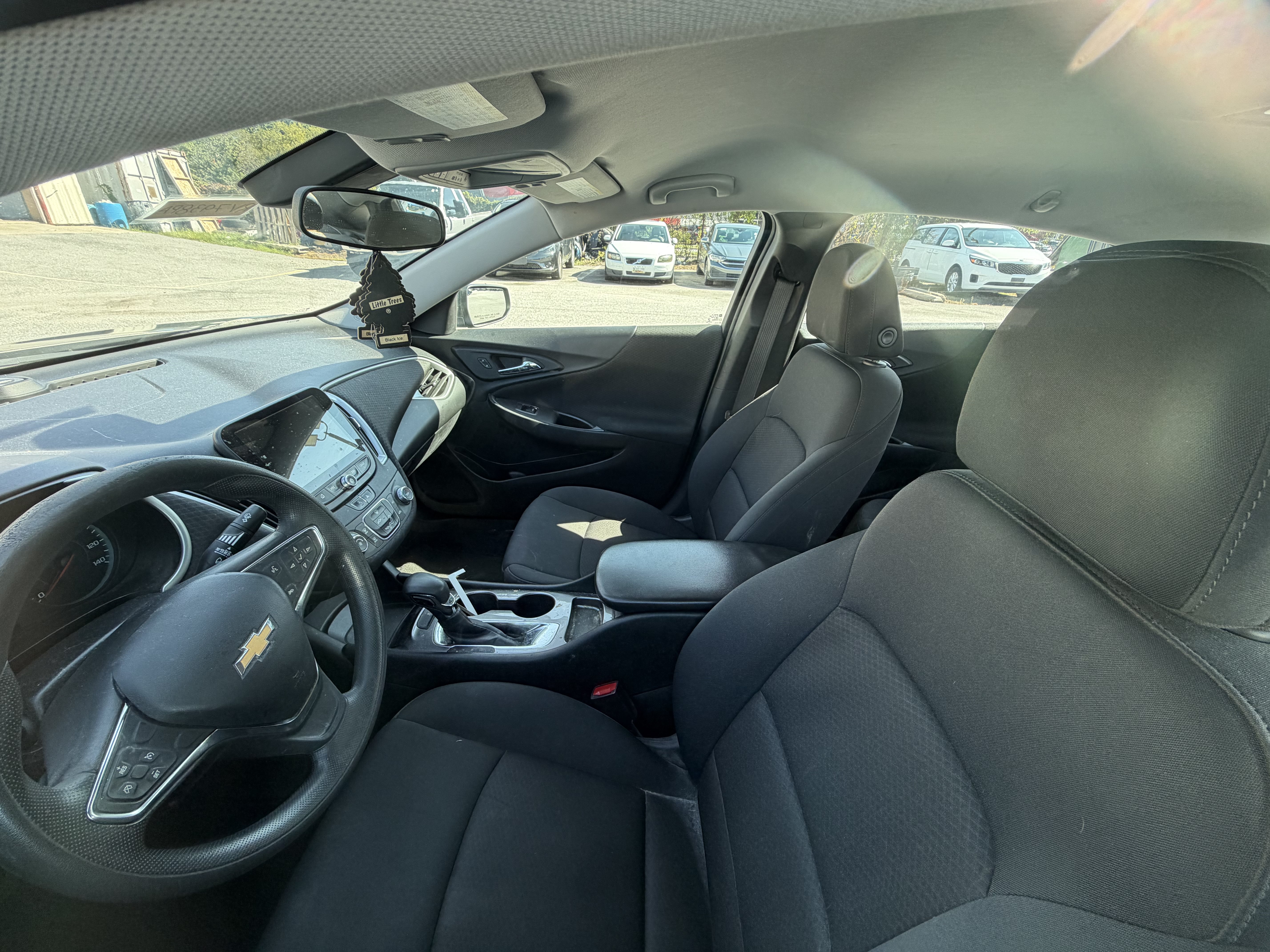 Used 2021 Chevrolet Malibu LS FWD image 4