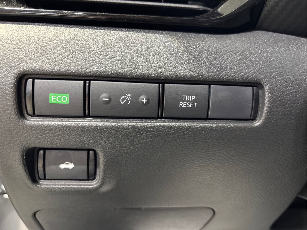 Used 2025 Nissan Sentra SV image 33