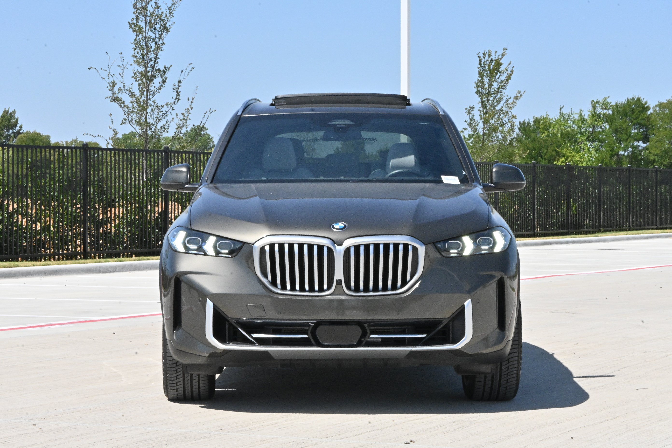 Certified 2025 BMW X5 sDrive40i w/ Premium Package RWD image 3
