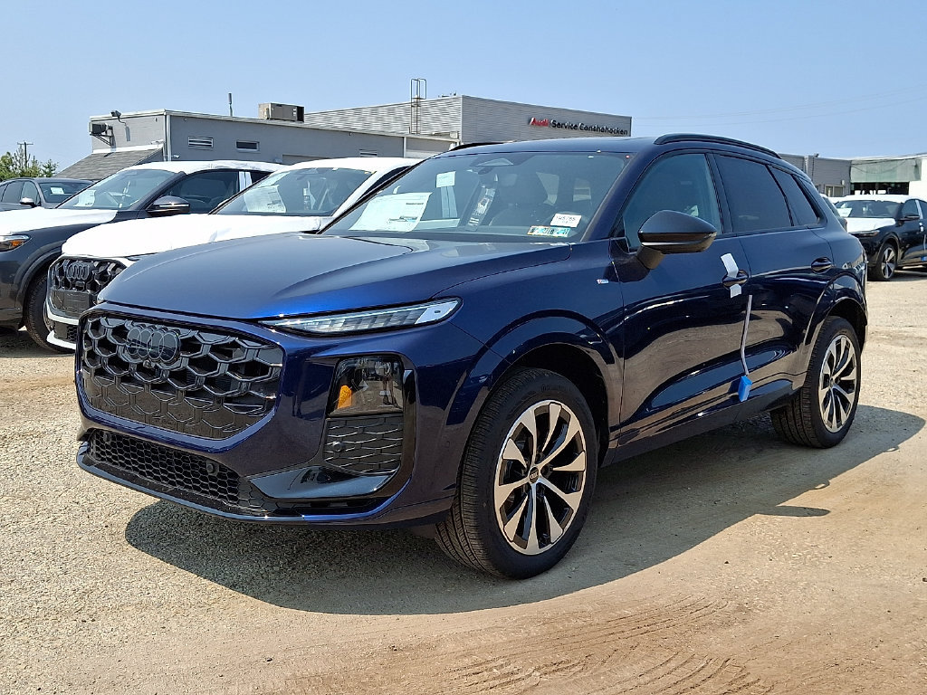 New 2026 Audi Q3 quattro 2.0T AWD/4WD image 2