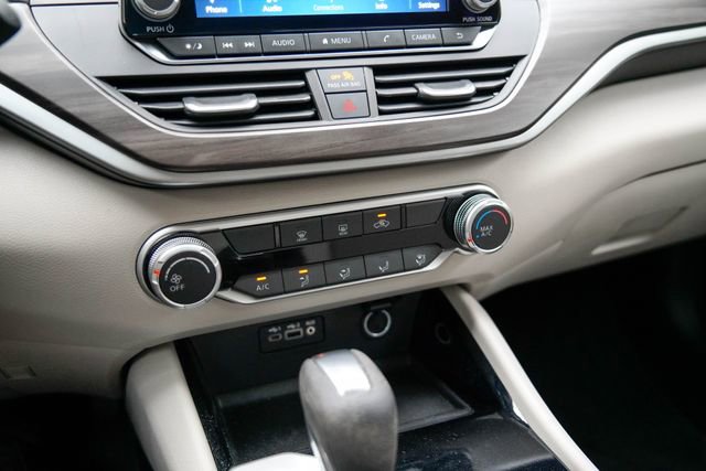 Used 2024 Nissan Altima 2.5 SV image 30