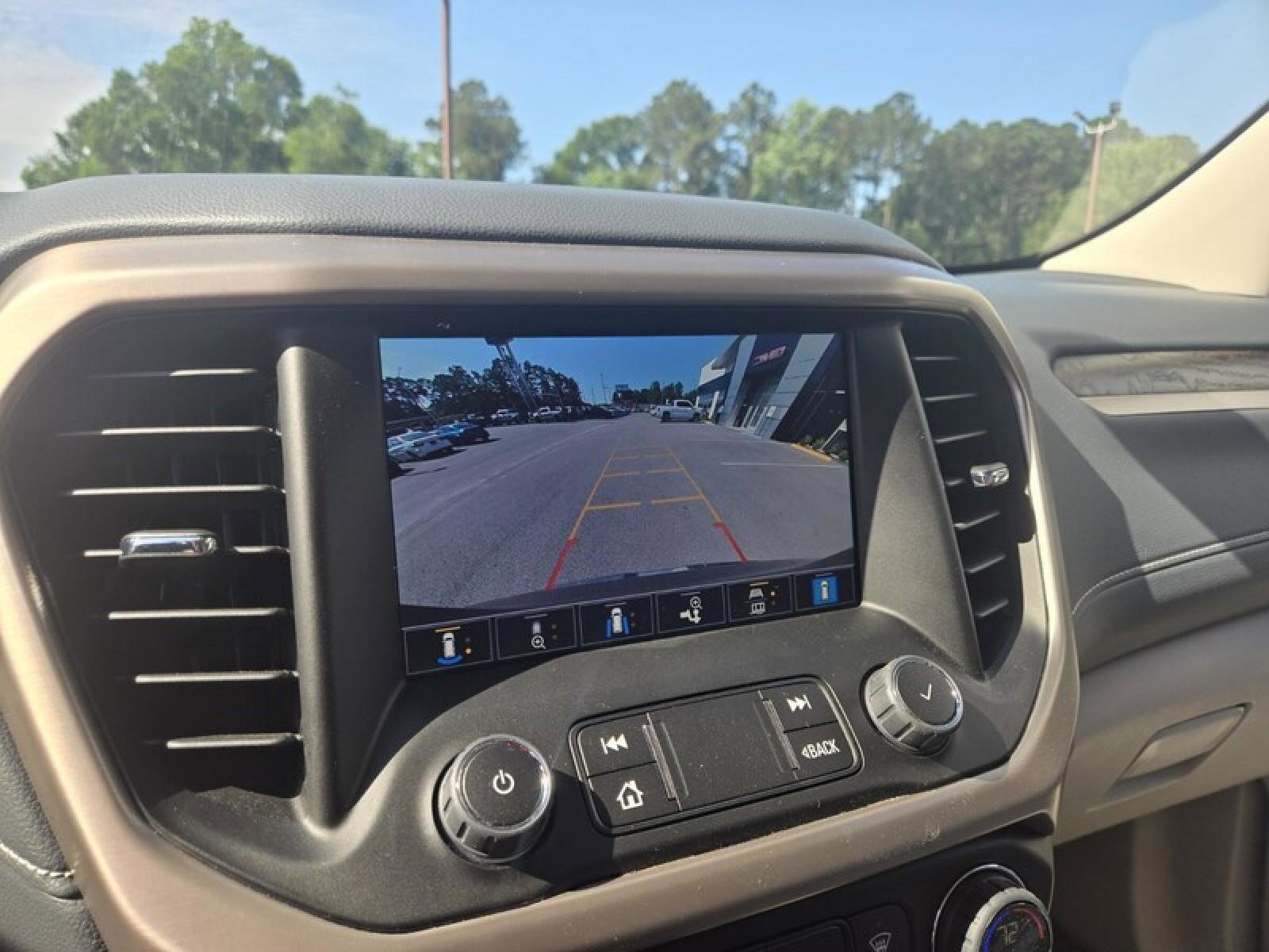 Used 2023 GMC Acadia Denali w/ Denali Ultimate Package FWD image 18