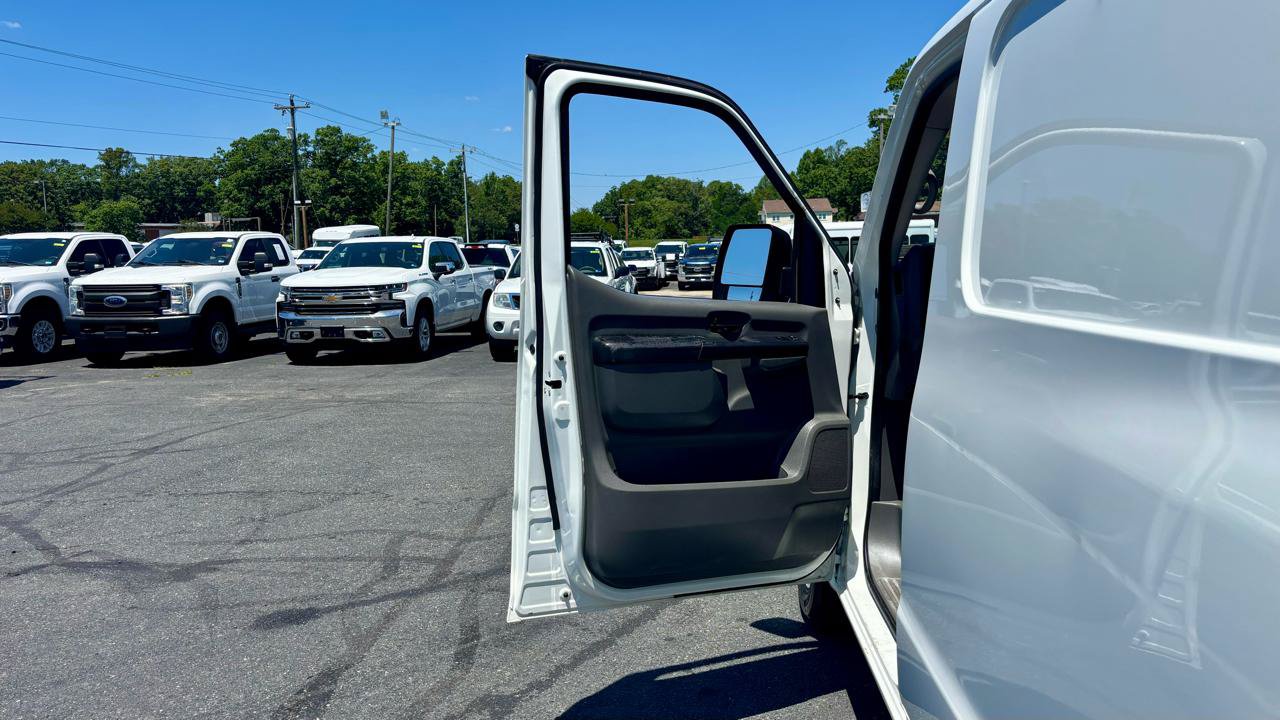 Used 2018 Nissan NV 2500 S RWD image 13