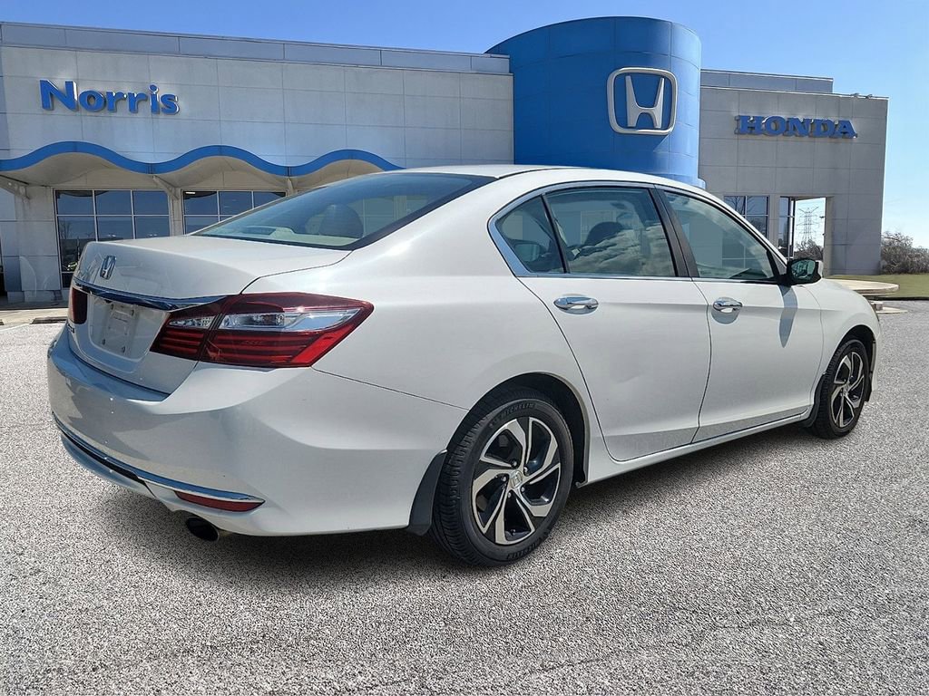 Used 2017 Honda Accord LX image 4